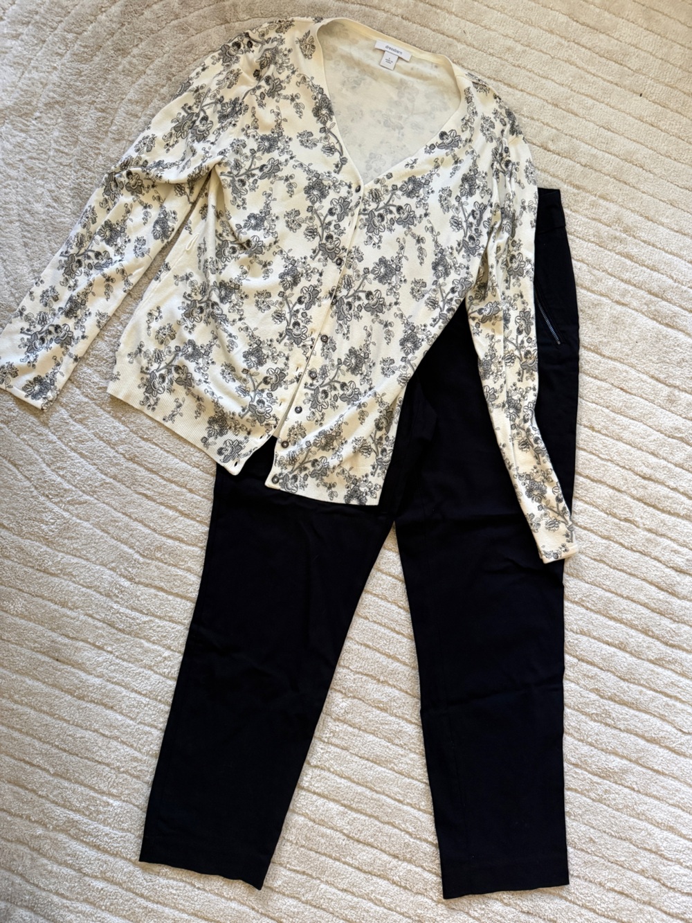 Vanheusen Black Pants with Dress Barn Cream Floral Button Cardigan size 12/ L